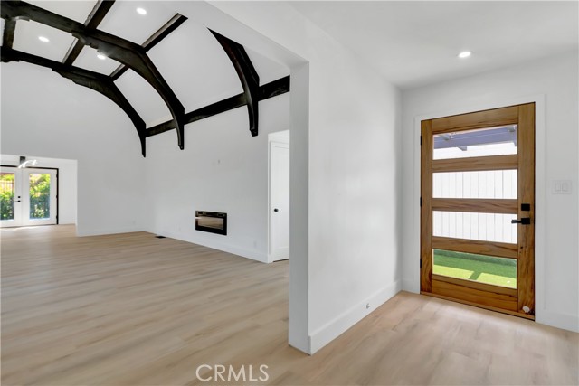 Detail Gallery Image 26 of 72 For 1145 S Longwood, Los Angeles,  CA 90019 - 4 Beds | 3 Baths