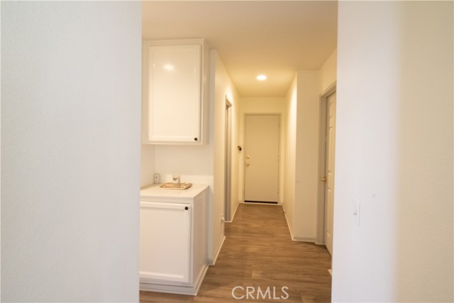 15303 Lakebreeze Lane, Lake Elsinore CA: https://media.crmls.org/medias/0e9128c3-405a-4477-9640-c6c6076e9a34.jpg
