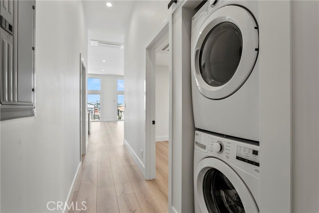 Detail Gallery Image 13 of 25 For 913 E Balboa Blvd #C,  Newport Beach,  CA 92661 - 3 Beds | 3 Baths