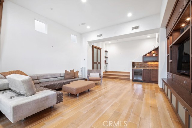 5 Sea View Lane, Newport Coast CA: https://media.crmls.org/medias/0e91c575-acc4-4d5b-a0cf-a49d09e144fa.jpg
