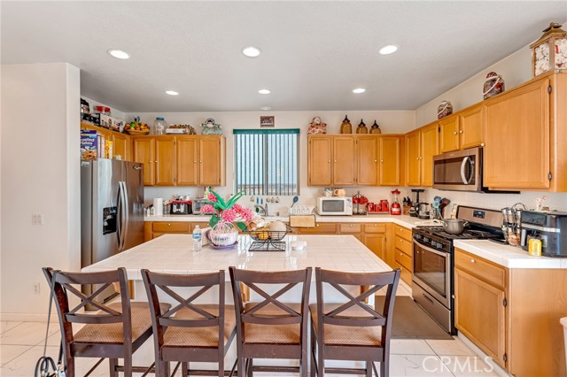 Detail Gallery Image 9 of 45 For 11036 Windcrest Ct, Adelanto,  CA 92301 - 4 Beds | 2/1 Baths