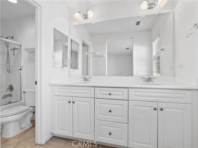 Detail Gallery Image 15 of 20 For 28448 Mirabelle Ln, Saugus,  CA 91350 - 2 Beds | 2/1 Baths