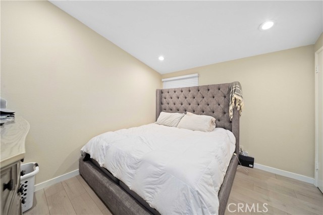 Detail Gallery Image 8 of 17 For 27416 Dewdrop Ave, Canyon Country,  CA 91351 - 4 Beds | 2 Baths