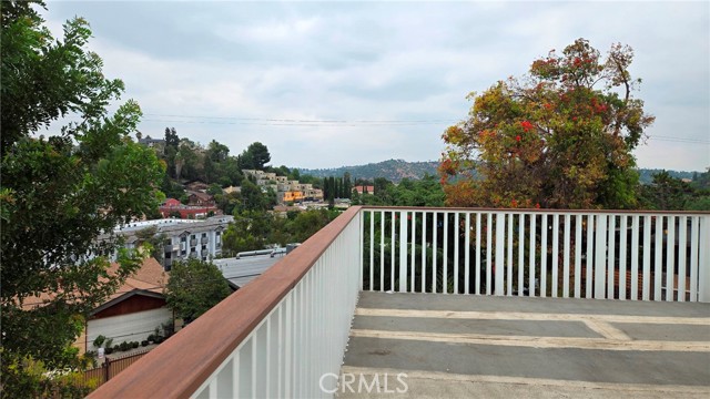 787 Terrace 49, Los Angeles CA: https://media.crmls.org/medias/0e931192-cf0d-4f77-827d-0331ea181340.jpg