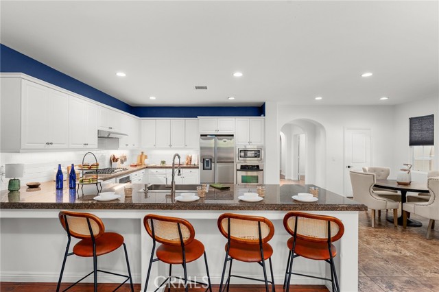 3943 E Lindenwood Drive, Ontario CA: https://media.crmls.org/medias/0e943268-fa29-4558-b2da-be77ea358dbe.jpg