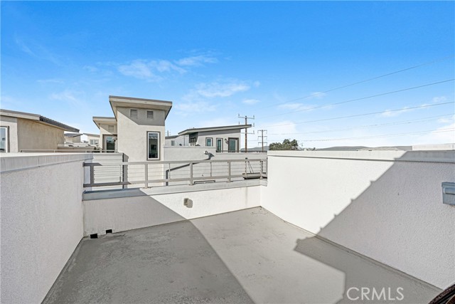 Detail Gallery Image 15 of 25 For 572 E Imperial, El Segundo,  CA 90245 - 2 Beds | 3 Baths