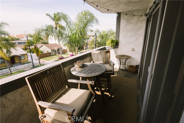 Detail Gallery Image 15 of 19 For 282 Redondo #302,  Long Beach,  CA 90803 - 2 Beds | 2 Baths