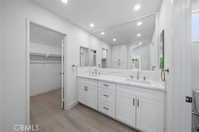 19735 Blythe Street, Winnetka CA: https://media.crmls.org/medias/0e950918-d09d-4a41-b2ec-21ce5ef955f0.jpg