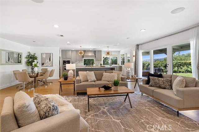 Detail Gallery Image 7 of 34 For 7153 Helmsdale, West Hills,  CA 91307 - 3 Beds | 2/1 Baths