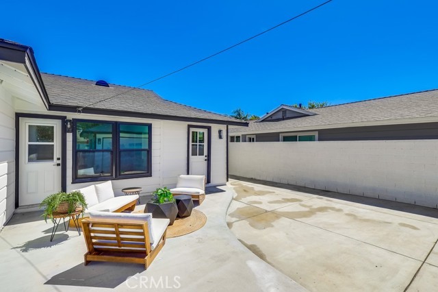2103 Roxanne Avenue, Long Beach CA: https://media.crmls.org/medias/0e96a3ec-30e4-4c80-8071-ef66c456f611.jpg