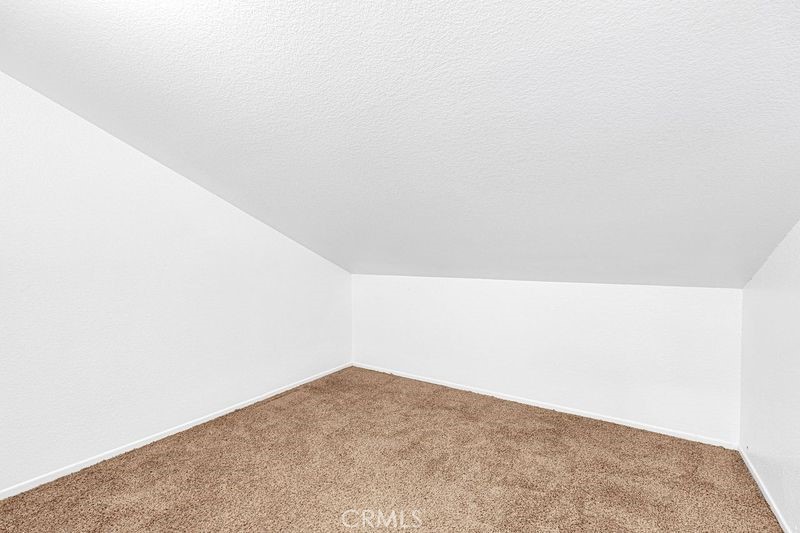 https://media.crmls.org/medias/0e97c785-7df8-4316-936b-d55d7c78aa71.jpg?preset=X-Large