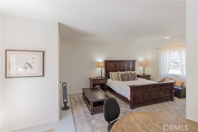 Detail Gallery Image 30 of 51 For 3524 Grand View Bld, Los Angeles,  CA 90066 - 5 Beds | 4/2 Baths