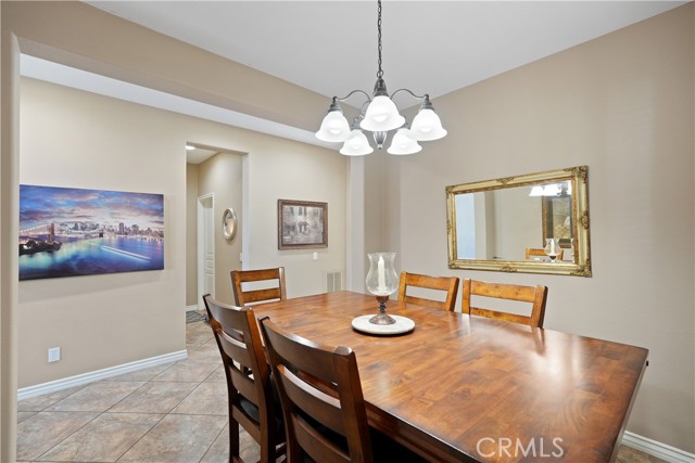 Detail Gallery Image 5 of 39 For 34229 Larksburg Ct, Lake Elsinore,  CA 92532 - 5 Beds | 3 Baths