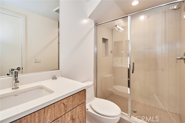 1050 N Joels Place, Los Angeles CA: https://media.crmls.org/medias/0e991d09-1eef-4f2c-95c4-c6c82c7bbc83.jpg