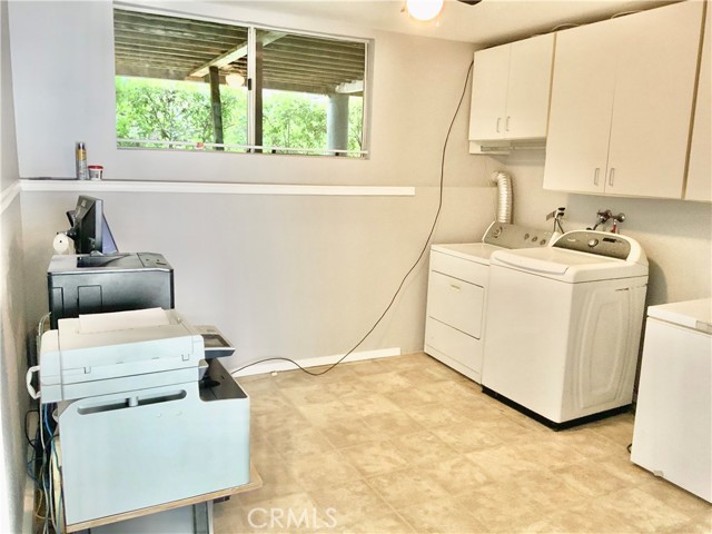 Detail Gallery Image 33 of 45 For 9917 Independence Ave #C,  Chatsworth,  CA 91311 - 2 Beds | 2 Baths