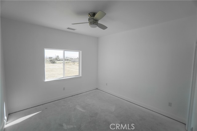 Detail Gallery Image 17 of 26 For 14416 Ricaree Rd, Apple Valley,  CA 92307 - 4 Beds | 2/1 Baths