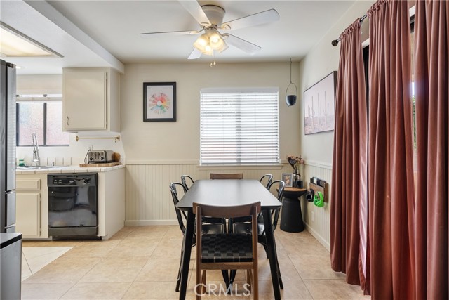 304 S Minnesota Avenue, Glendora CA: https://media.crmls.org/medias/0e9a3868-dbd7-44c3-94f0-a97973eb719e.jpg