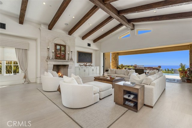 35 Shoreline Drive, Dana Point CA: https://media.crmls.org/medias/0e9acddb-8866-4a75-9c3a-2a358b3e2cf0.jpg