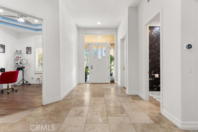 Detail Gallery Image 4 of 19 For 24230 Hayes Ave, Murrieta,  CA 92562 - 3 Beds | 2/1 Baths