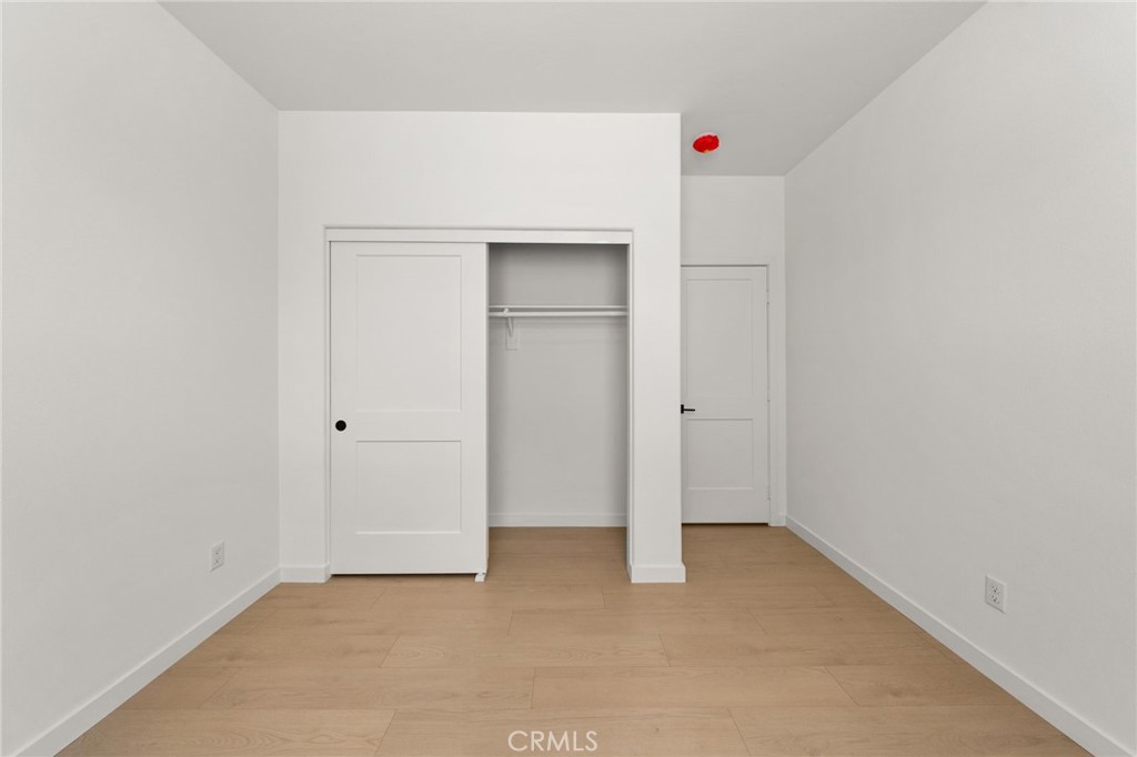 https://media.crmls.org/medias/0e9bc2e9-50c5-48b4-9345-6f84a6c0290c.jpg?preset=X-Large
