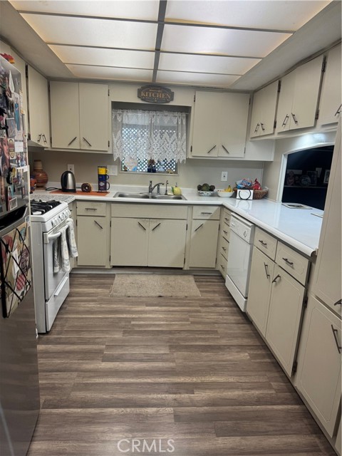 Detail Gallery Image 41 of 41 For 12700 Elliott Ave #406,  El Monte,  CA 91732 - 3 Beds | 2 Baths