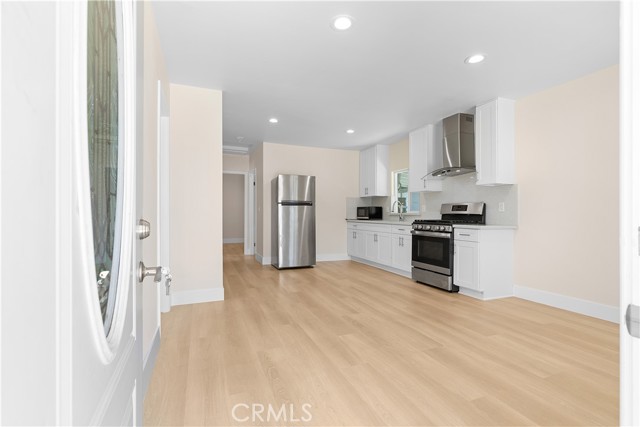 Image 19 of 35 For 14376 Euclid Street 1-4