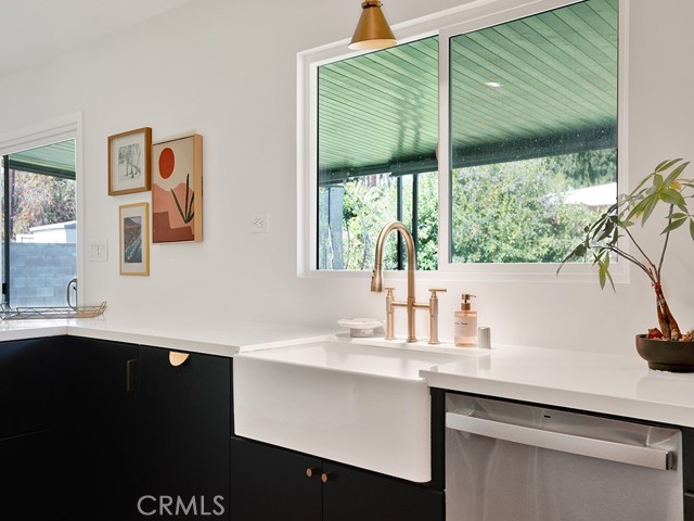 Detail Gallery Image 13 of 38 For 2622 Park Dr, Santa Ana,  CA 92707 - 4 Beds | 2 Baths