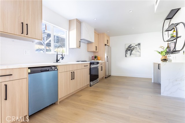 Detail Gallery Image 13 of 50 For 16235 Plummer, North Hills,  CA 91343 - 7 Beds | 5 Baths