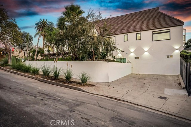 Detail Gallery Image 70 of 72 For 1145 S Longwood, Los Angeles,  CA 90019 - 4 Beds | 3 Baths