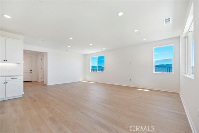 28903 Terrane Court, Canyon Country CA: https://media.crmls.org/medias/0e9d6f5c-c9af-4fc0-88e5-51f1cde4b645.jpg