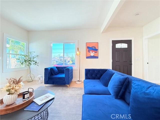 Detail Gallery Image 6 of 22 For 423 E Adams, Santa Ana,  CA 92707 - 4 Beds | 2 Baths