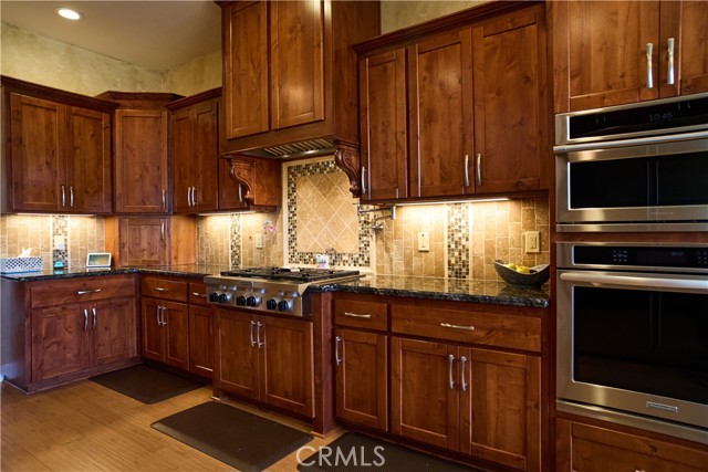 Detail Gallery Image 14 of 73 For 869 Whispering Winds Ln. Ln, Chico,  CA 95928 - 4 Beds | 3/1 Baths