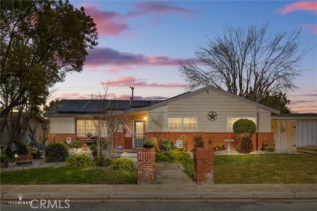 Detail Gallery Image 1 of 1 For 3700 Candlewood Dr, Bakersfield,  CA 93308 - 3 Beds | 2 Baths