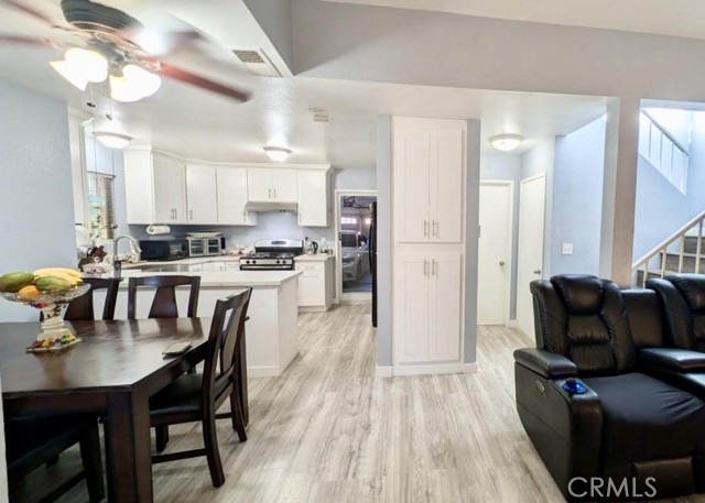 Detail Gallery Image 8 of 26 For 1725 W 3rd St #1,  Santa Ana,  CA 92703 - 3 Beds | 1/1 Baths