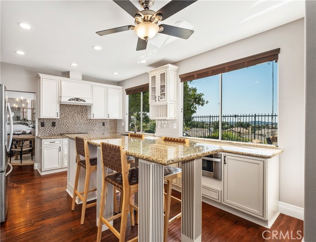 Detail Gallery Image 10 of 47 For 22 Sierra Blanco, Lake Forest,  CA 92610 - 4 Beds | 3 Baths