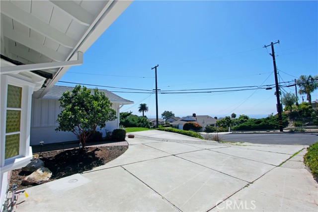 1914 Pelican Avenue, San Pedro CA: https://media.crmls.org/medias/0e9f9e49-4cf5-4234-b4cf-e509e6bb3e05.jpg