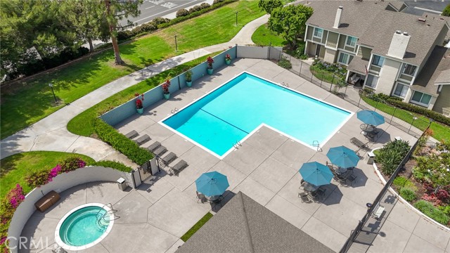 14 Black Oak, Irvine CA: https://media.crmls.org/medias/0e9fad78-5fe3-4bdd-b255-14ea99b3a7b9.jpg