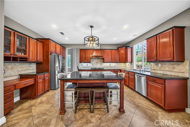 Detail Gallery Image 18 of 62 For 43898 Carentan Dr, Temecula,  CA 92592 - 5 Beds | 3 Baths