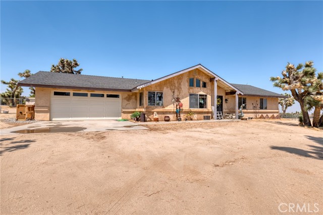 Detail Gallery Image 5 of 27 For 56810 Chipmunk Trl, Yucca Valley,  CA 92284 - 3 Beds | 2 Baths