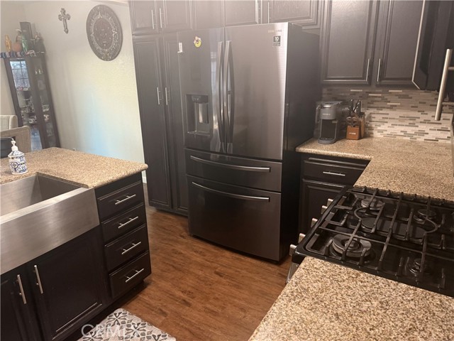 Detail Gallery Image 6 of 28 For 863 Encino, Corona,  CA 92882 - 3 Beds | 2 Baths