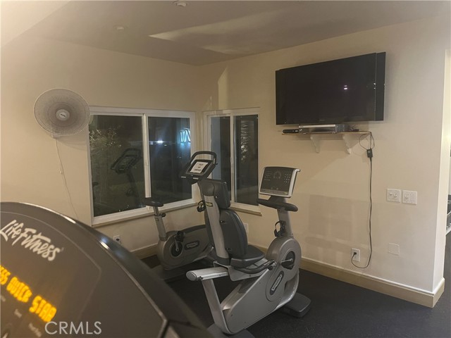 8889 Caminito Plaza Centro, San Diego CA: https://media.crmls.org/medias/0ea08f0c-c06c-4a8f-9cbf-e60a9b734c56.jpg