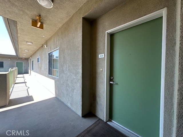 Detail Gallery Image 1 of 22 For 7551 Jordan Ave #405,  Canoga Park,  CA 91303 - 3 Beds | 3 Baths