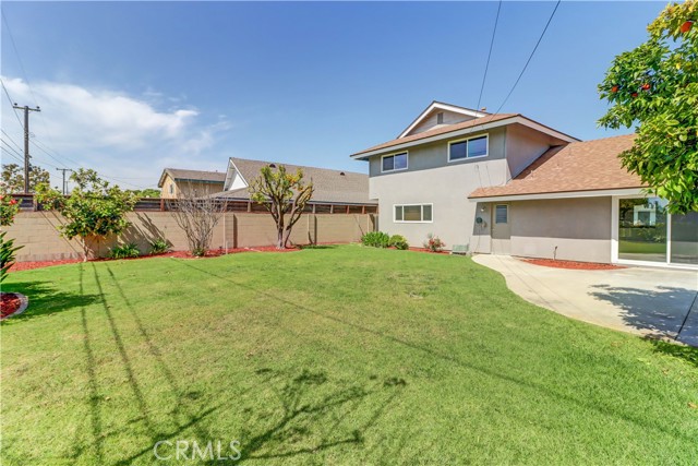 Detail Gallery Image 12 of 71 For 16591 Busby Ln, Huntington Beach,  CA 92647 - 5 Beds | 2 Baths