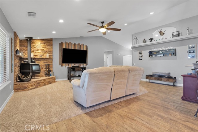 Detail Gallery Image 12 of 69 For 11844 Jenny St, Oak Hills,  CA 92344 - 4 Beds | 2/1 Baths