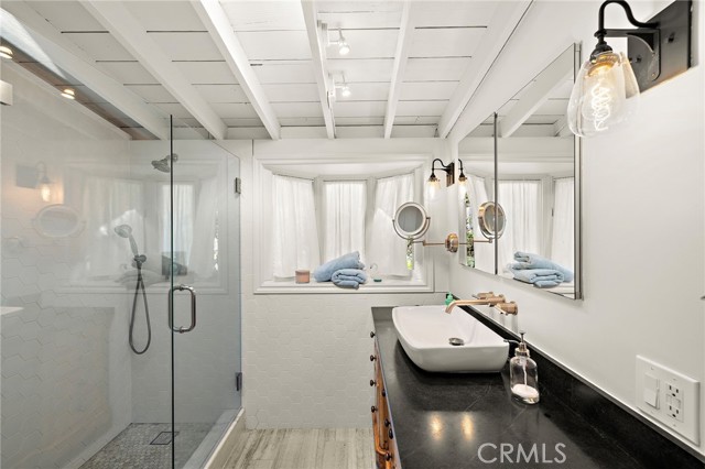 Detail Gallery Image 18 of 38 For 1511 Bluebird Canyon Dr, Laguna Beach,  CA 92651 - 3 Beds | 2 Baths