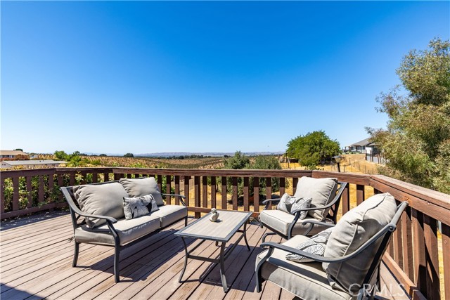 7240 Iverson Place, Paso Robles CA: https://media.crmls.org/medias/0ea32169-a501-4414-99d3-85a190b11f50.jpg