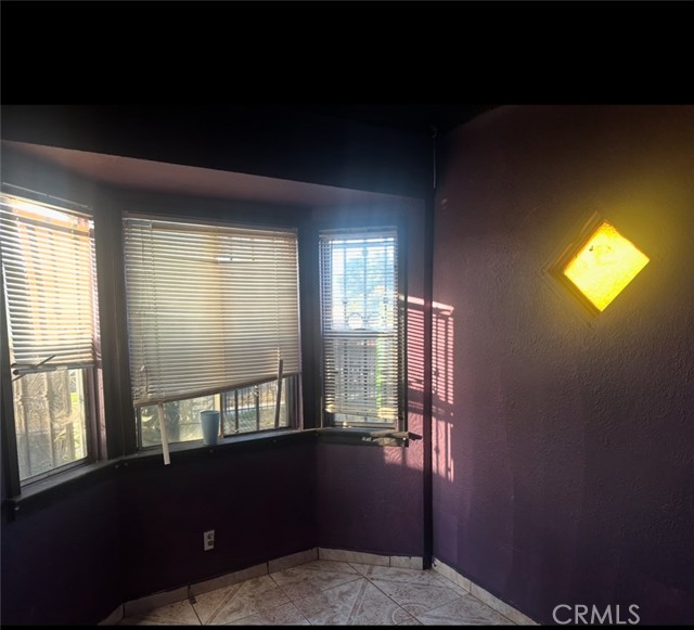 Detail Gallery Image 6 of 10 For 9003 Wadsworth Ave, Los Angeles,  CA 90002 - 2 Beds | 1 Baths