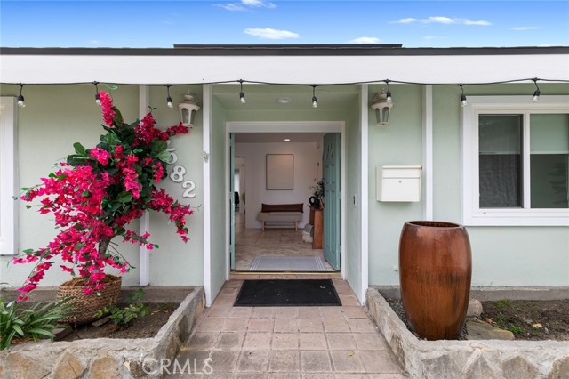 Detail Gallery Image 3 of 40 For 6582 Corrine Cir, Huntington Beach,  CA 92647 - 3 Beds | 2 Baths