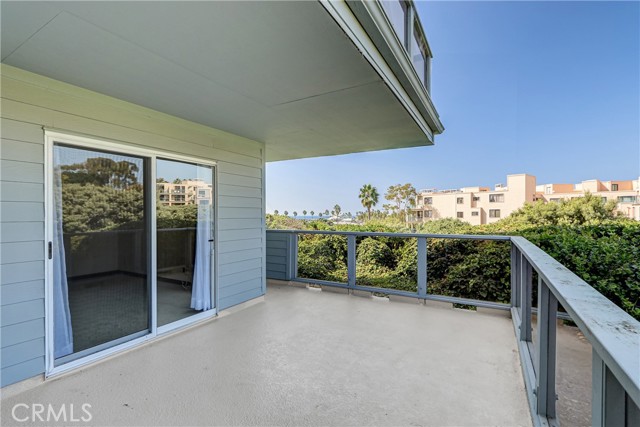 250 The Village #102, Redondo Beach, California 90277, 1 Bedroom Bedrooms, ,1 BathroomBathrooms,Residential,For Sale,The Village #102,SB25234286