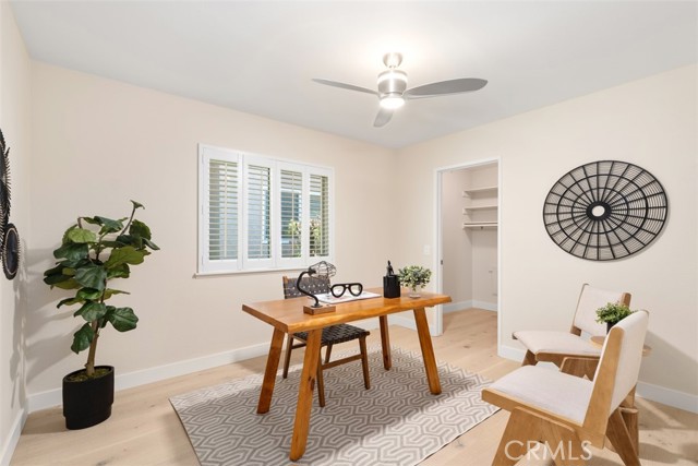 17 Silver Crescent, Irvine CA: https://media.crmls.org/medias/0ea52901-31d0-43b5-82d7-7dcb490b0a57.jpg